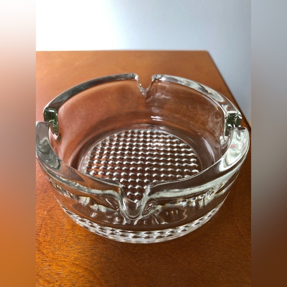 Vintage Heavy Clear Glass Ashtray - Picture 4 of 8